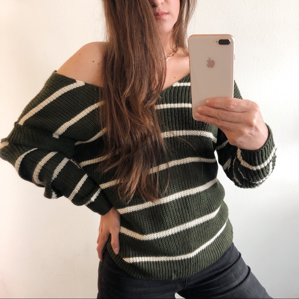 TWISTED BACK SWEATER - Picture 6 of 8